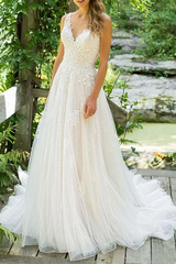 Beach Wedding Dress with Sleeveless Tulle Lace