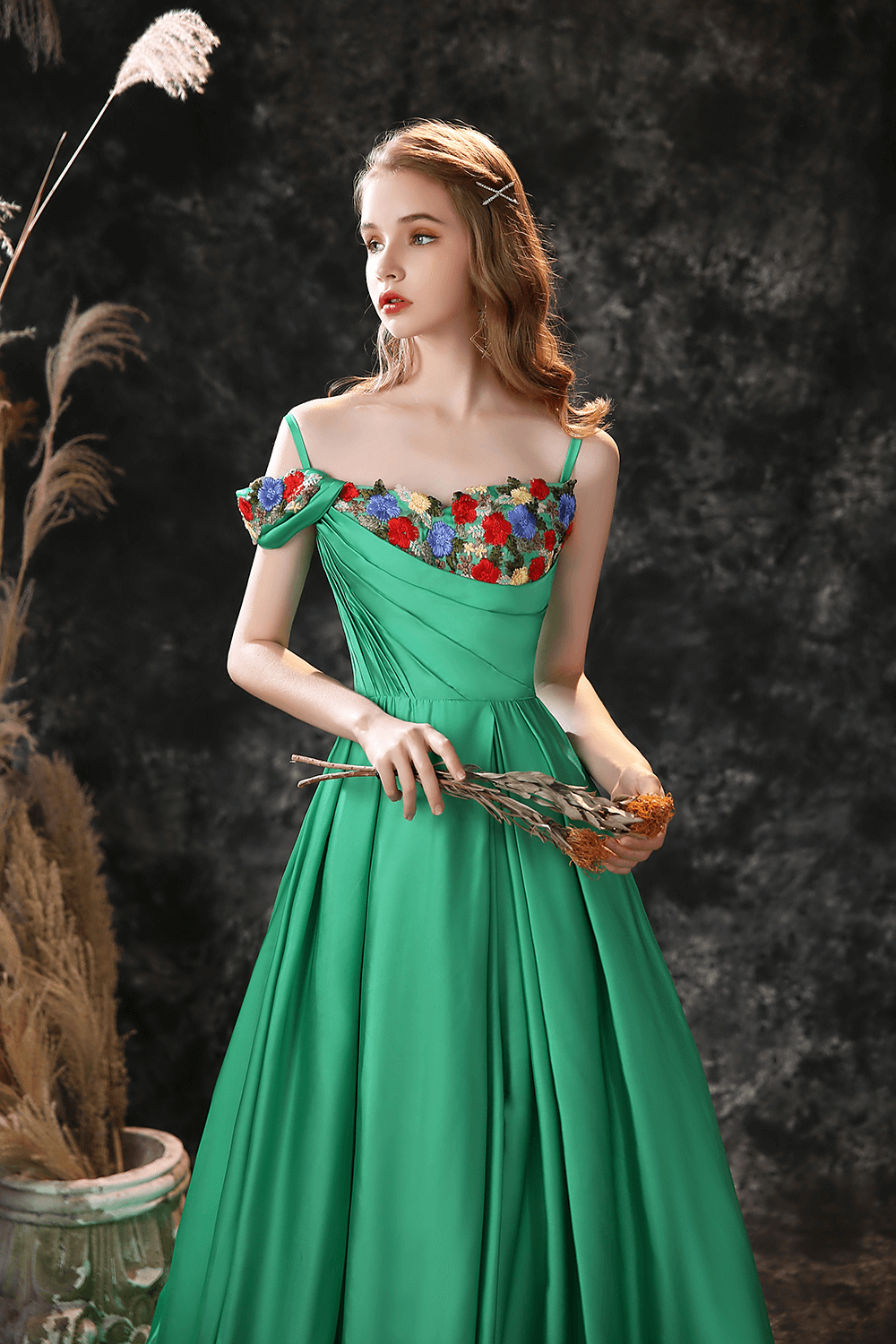 Gorgeous Green Off-the-Shoulder Long Prom Dresses Split With Flower Embrodiary