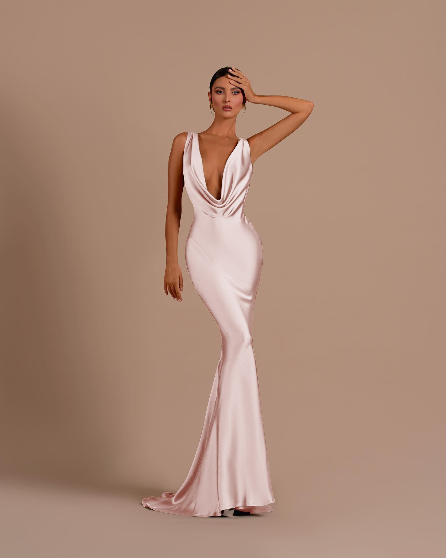 Champagne Deep V-neck Mermaid Prom Dress ¨C Slimming Long Evening Gown | Tuddos