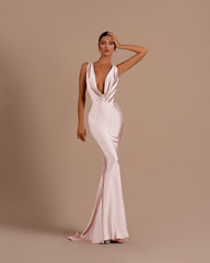 Champagne Deep V-neck Mermaid Prom Dress ¨C Slimming Long Evening Gown | Tuddos
