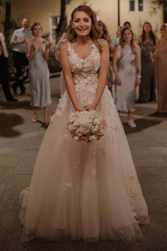 Elegant V-neck A-line Tulle Wedding Dress with Backless Design and Lace Appliques