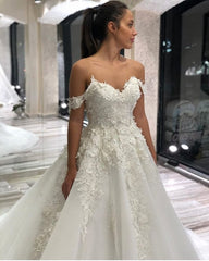 Sweetheart Off-the-Shoulder A-Line Wedding Dress in Tulle With Lace Appliques