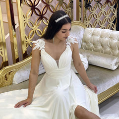 Chiffon Vintage Wedding Dress with V-neck and A-line Lace Split