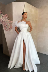 Modern Strapless Long Prom Dresses Front Slit Sleeveless With Feather