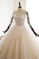 Sweetheart Long Wedding Dress with Modern Sleeves and Tulle Lace Ball Gowns