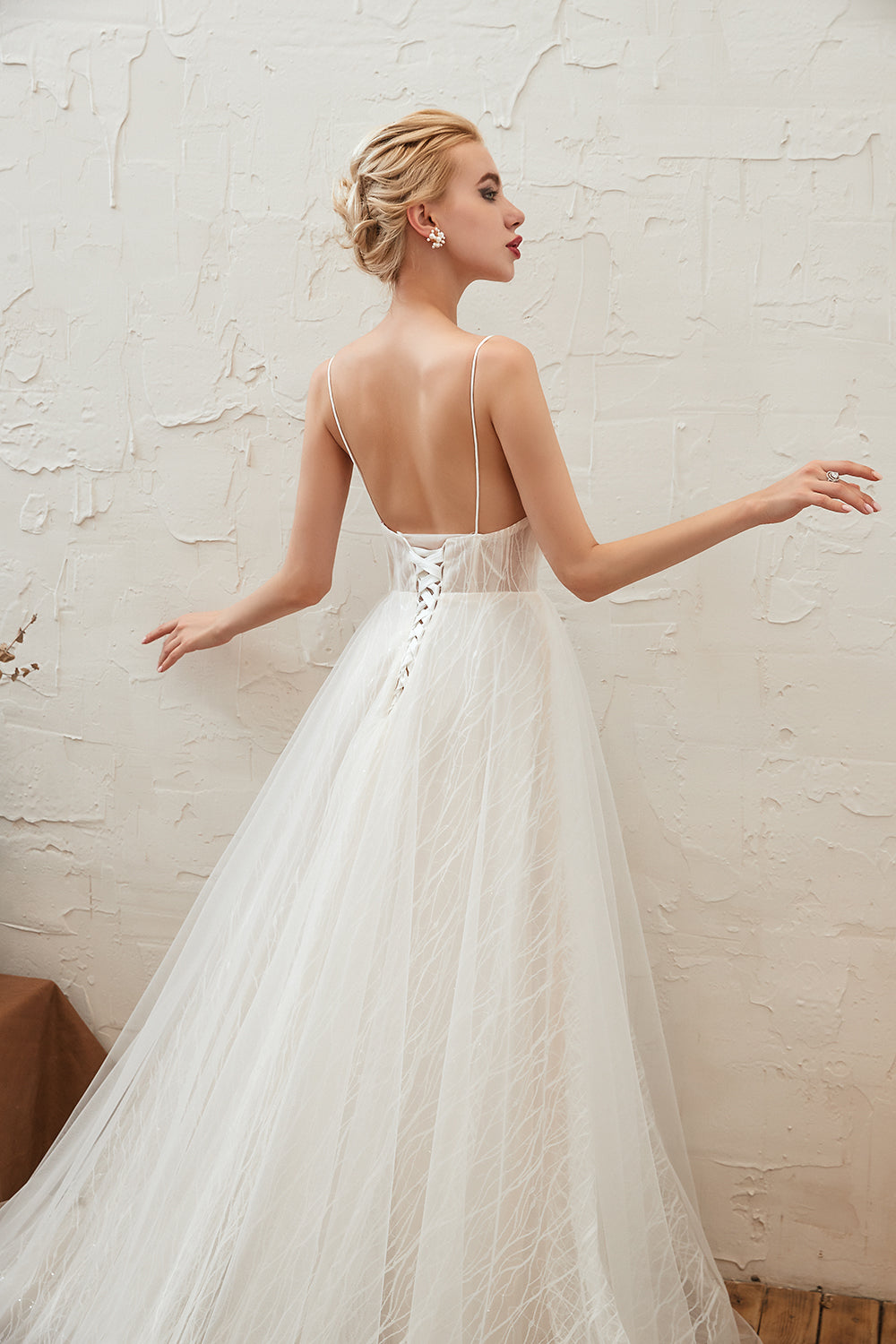 Elegant Deep V-neck A-Line Open Back Wedding Gown in Lace Tulle