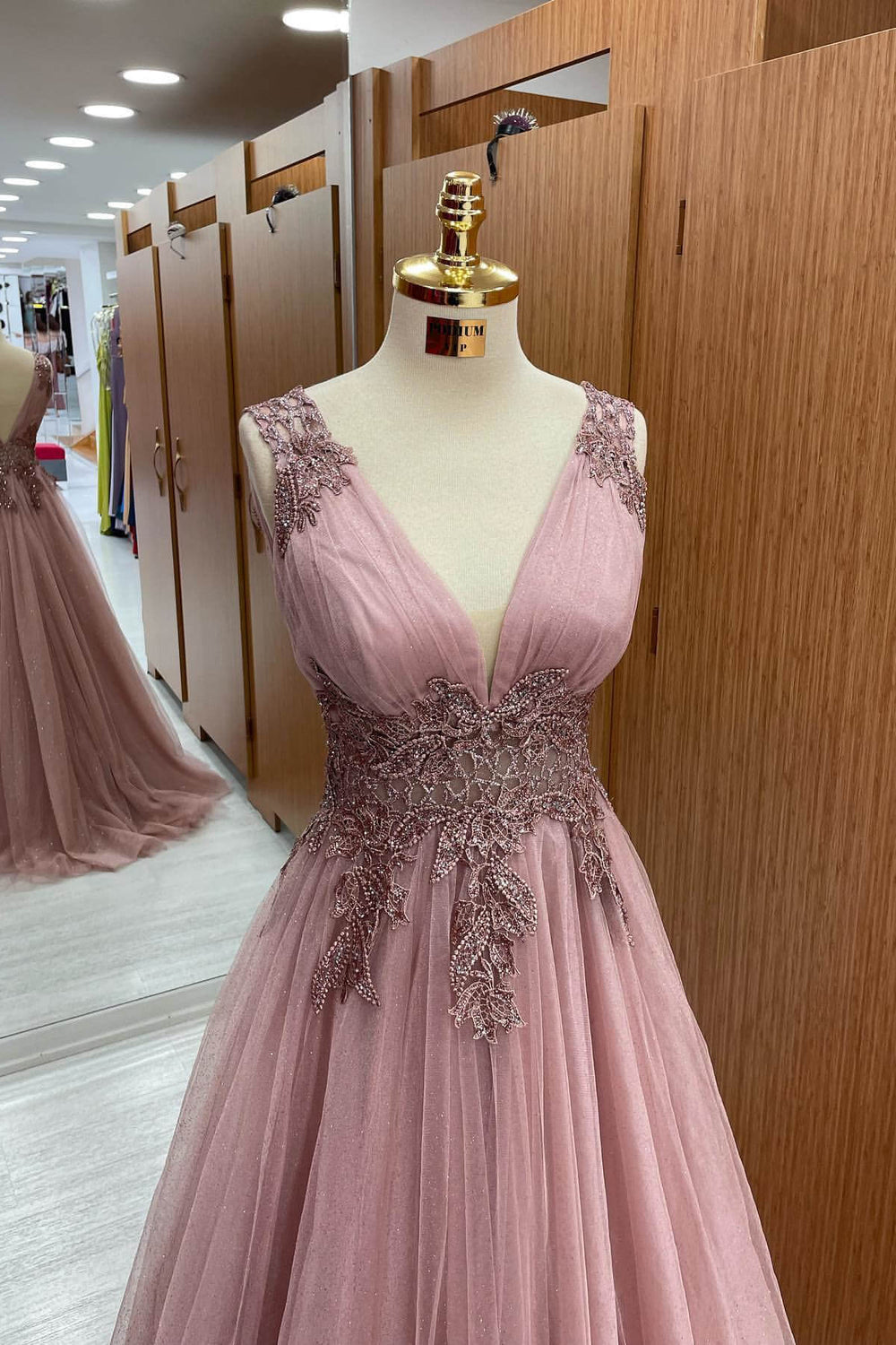 Dusty Pink V-Neck Sleeveless Prom Dress Tulle Long with Appliques