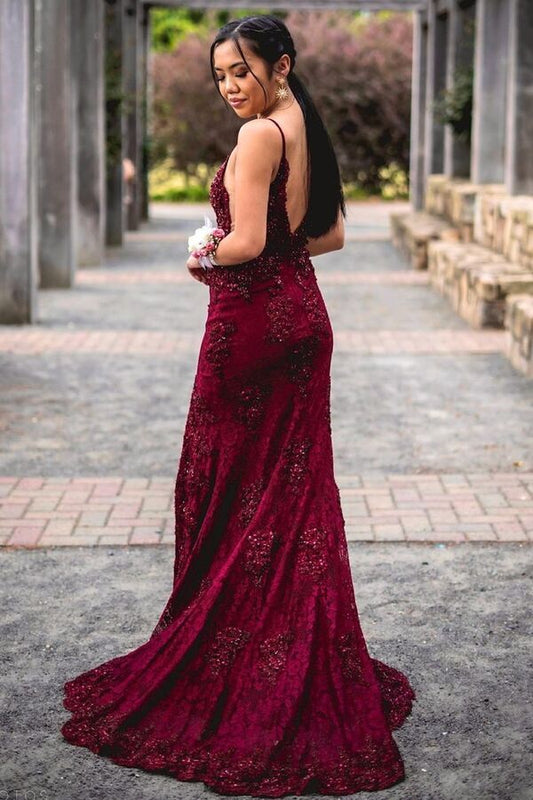 Stunning Burgundy Spaghetti-Straps Prom Dresses Mermaid Slit With Appliques