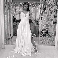 Chiffon Vintage Wedding Dress with V-neck and A-line Lace Split