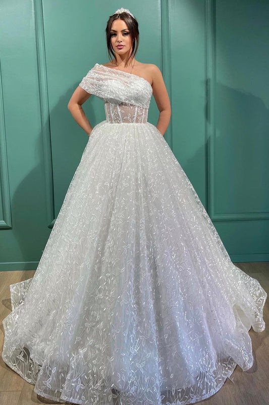 Elegant One-Shoulder Princess Gown in Tulle, Sleeveless and Long