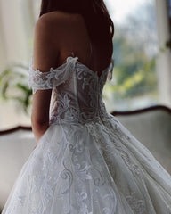 Elegant Off-The-Shoulder A-Line Wedding Gown in Tulle