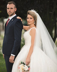 Elegant Princess V-neck Bridal Gown Featuring Tulle Lace