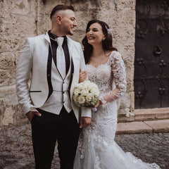 Long Sleeve Open Back Lace Mermaid Wedding Dress in Modest Style
