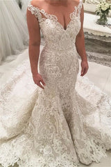 V-Neck Sleeveless Mermaid Wedding Dress with Lace Appliques