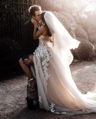 Elegant Sweetheart A-line Wedding Gown with 3D Floral Lace and Tulle