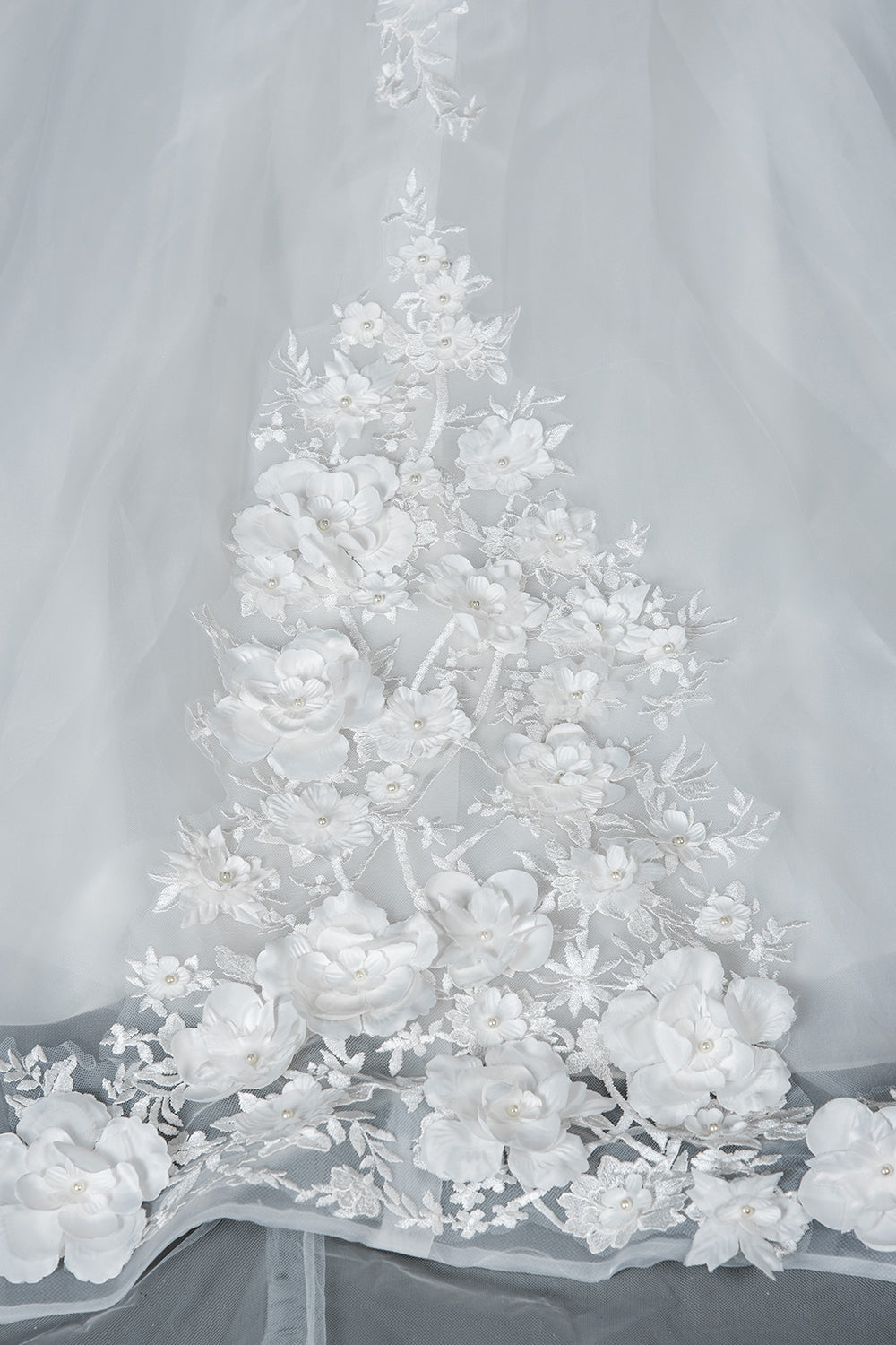 Elegant Cap Sleeve Wedding Gown with Floral Appliques and Jewel Accents