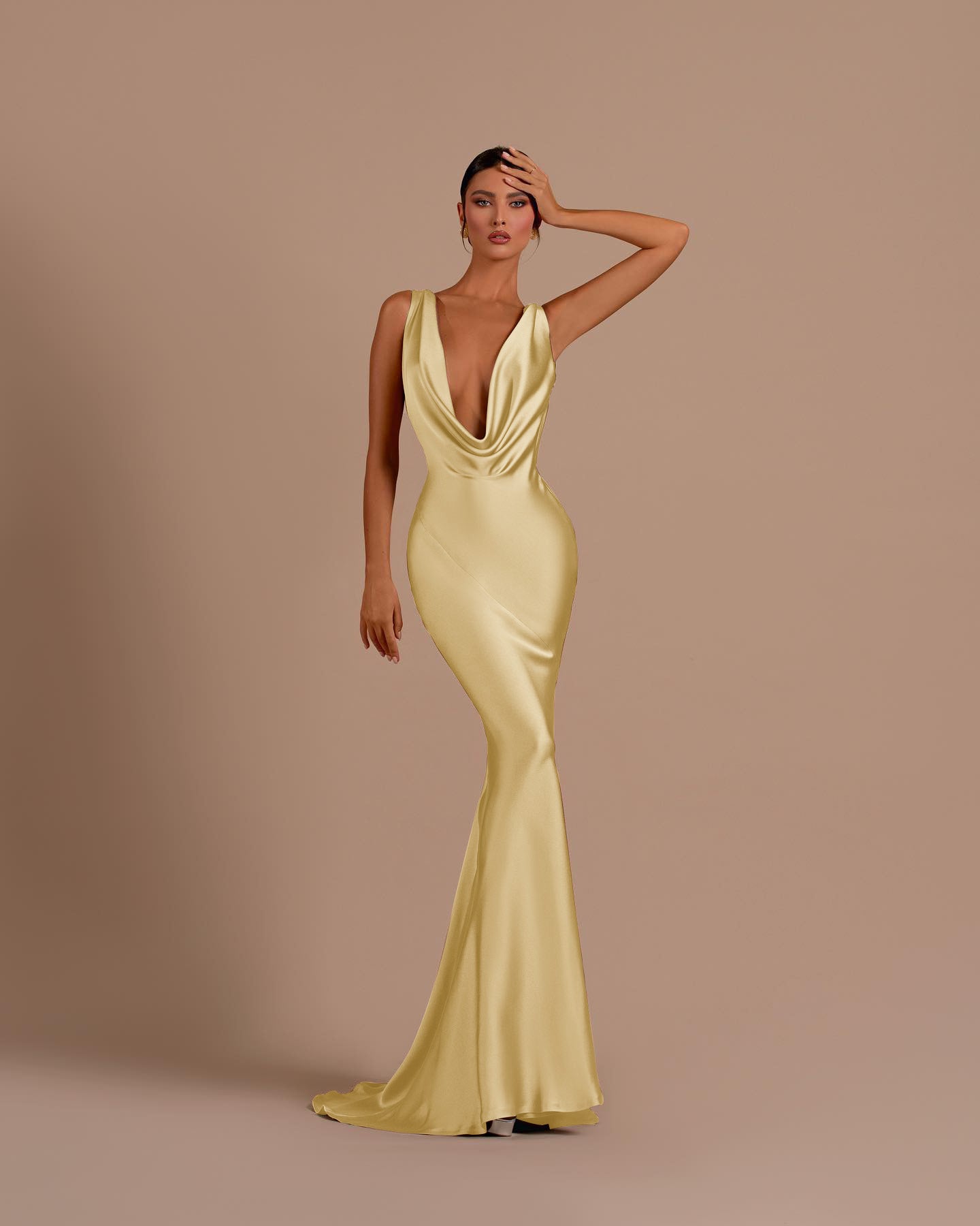 Champagne Deep V-neck Mermaid Prom Dress ¨C Slimming Long Evening Gown | Tuddos