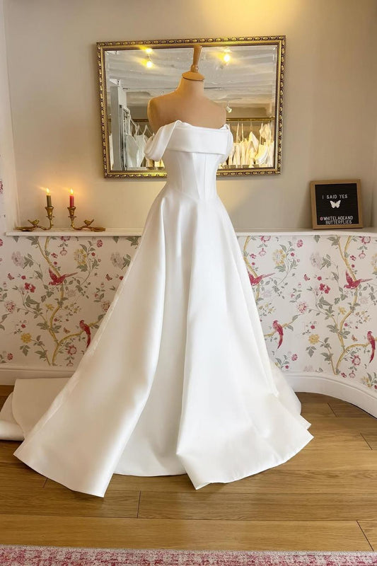 Elegant White Satin Strapless Off-the-Shoulder Long Wedding Dress with Pleated Details