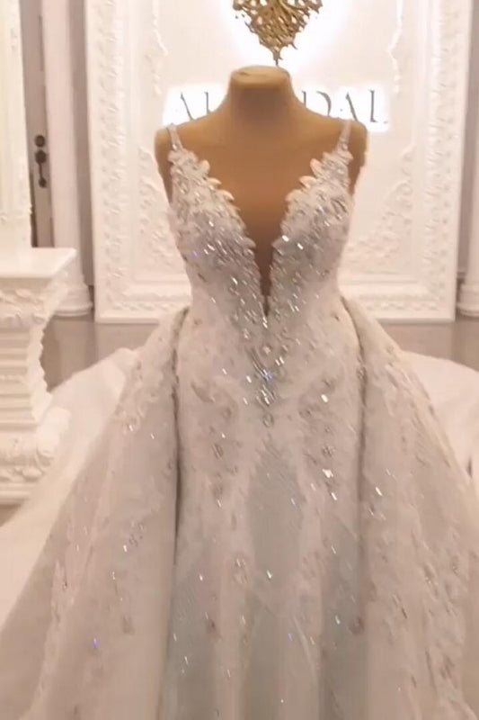 Sweetheart Backless Wedding Dress with Elegant Spaghetti Straps and A-line Appliques Lace