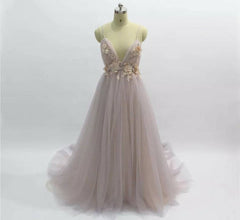 Elegant Backless Long V-neck A-line Wedding Dress in Floral Tulle