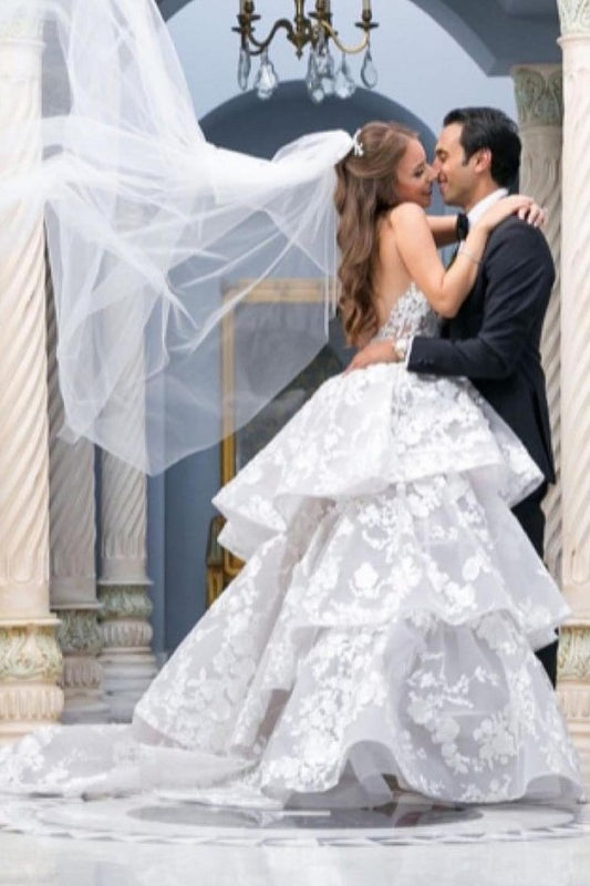 Elegant Sweetheart Tulle Wedding Dress with Lace and Long Ball Gown