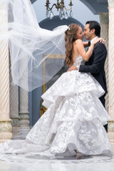 Elegant Sweetheart Tulle Wedding Dress with Lace and Long Ball Gown