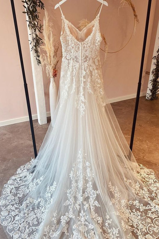 Sweetheart A-Line Wedding Dress with Pretty Spaghetti Straps and Appliques Lace in Tulle