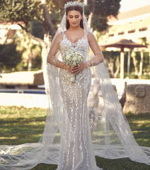 Elegant V-neck Mermaid Wedding Gown with Long Tulle Lace and Detachable Train