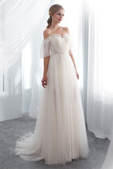 Beach Wedding Dress in Tulle with Off-the-Shoulder Design