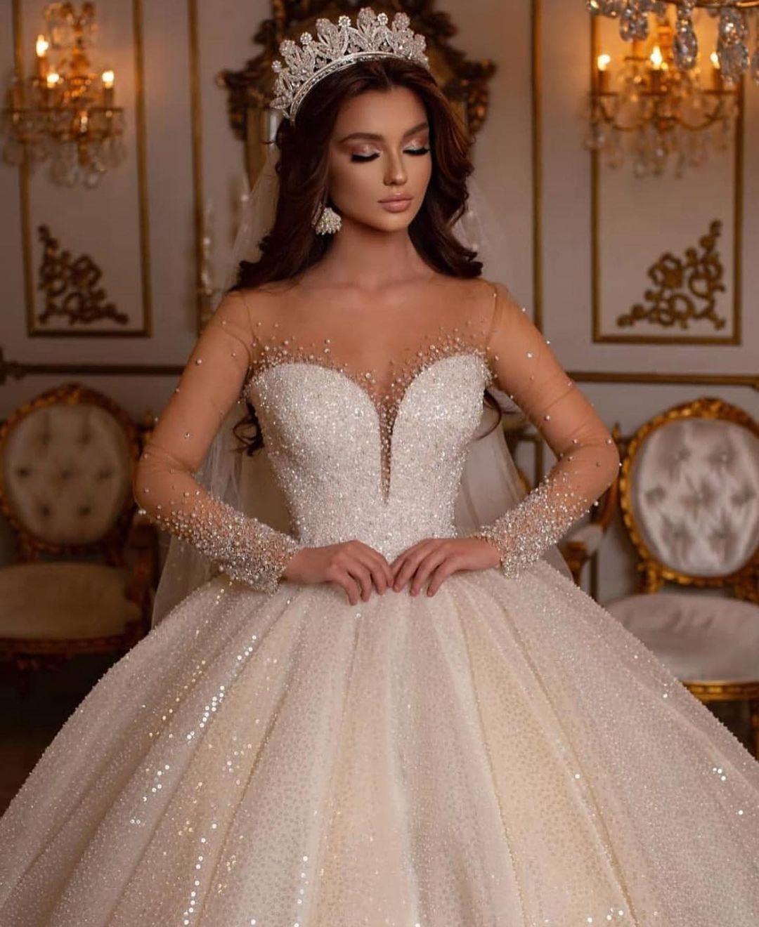 Elegant Sweetheart Long Sleeve Ball Gown Wedding Dress