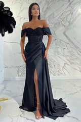 Glorious Dark Navy Off-the-Shoulder Long Prom Dress Slit Sweetheart With Beadings