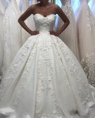 Sweetheart Long Wedding Dress with Floral Lace Appliques in Elegant Ball Gowns