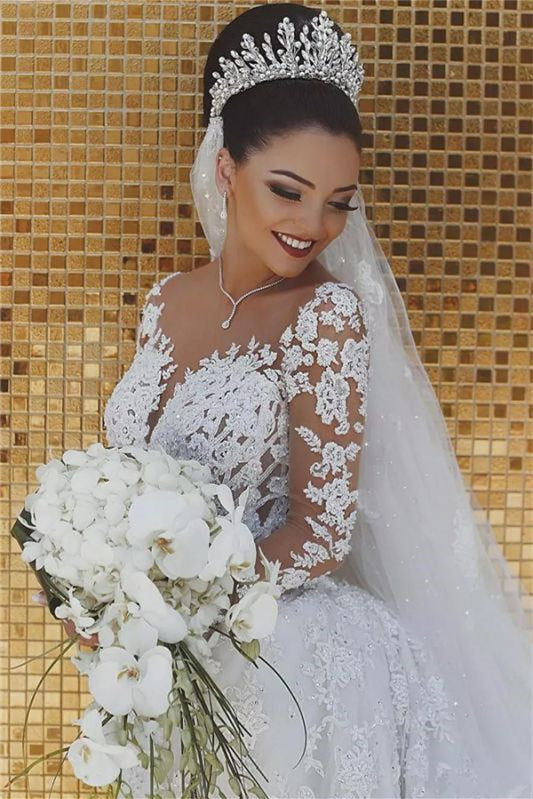 Elegant Mermaid Wedding Gown with Long Sleeves and Lace Appliques Ballbellas