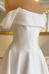 Elegant White Satin Strapless Off-the-Shoulder Long Wedding Dress with Pleated Details