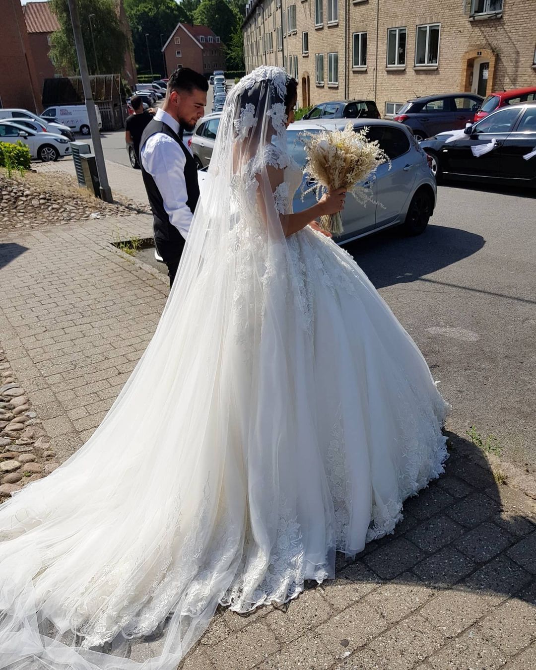 Long Off the Shoulder Vintage Princess Wedding Dresses With Lace
