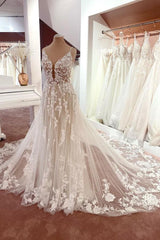 Elegant Boho Lace Wedding Dress with Floral V-neck and Tulle A-line