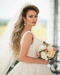 Elegant Princess V-neck Bridal Gown Featuring Tulle Lace