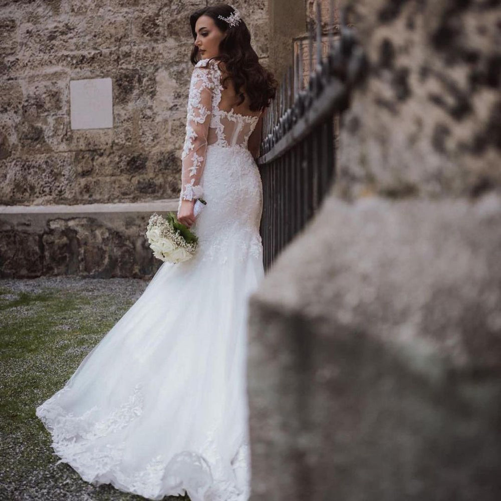 Long Sleeve Open Back Lace Mermaid Wedding Dress in Modest Style