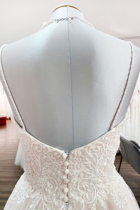 Elegant A-line Wedding Gown with Sweetheart Neckline and Tulle Lace Details
