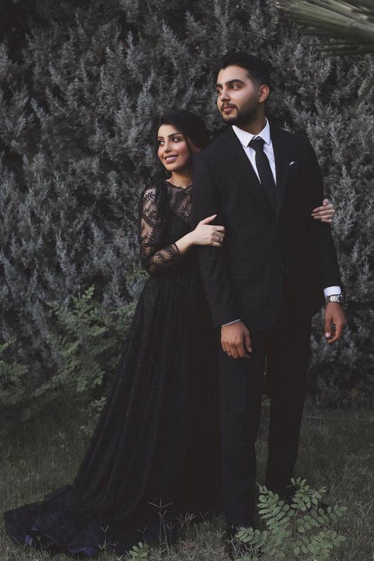 Elegant Black A-line Wedding Gown with Long Tulle Lace Sleeves