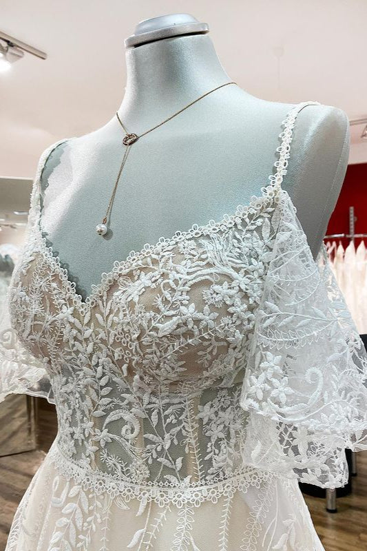 Elegant Sweetheart Tulle Wedding Dress with Long A-line Sleeves and Lace Appliques