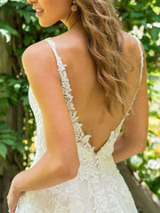 Beach Wedding Dress with Sleeveless Tulle Lace
