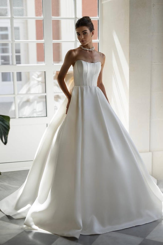 Elegant White Satin Long Pleated Strapless Wedding Gown with Bow