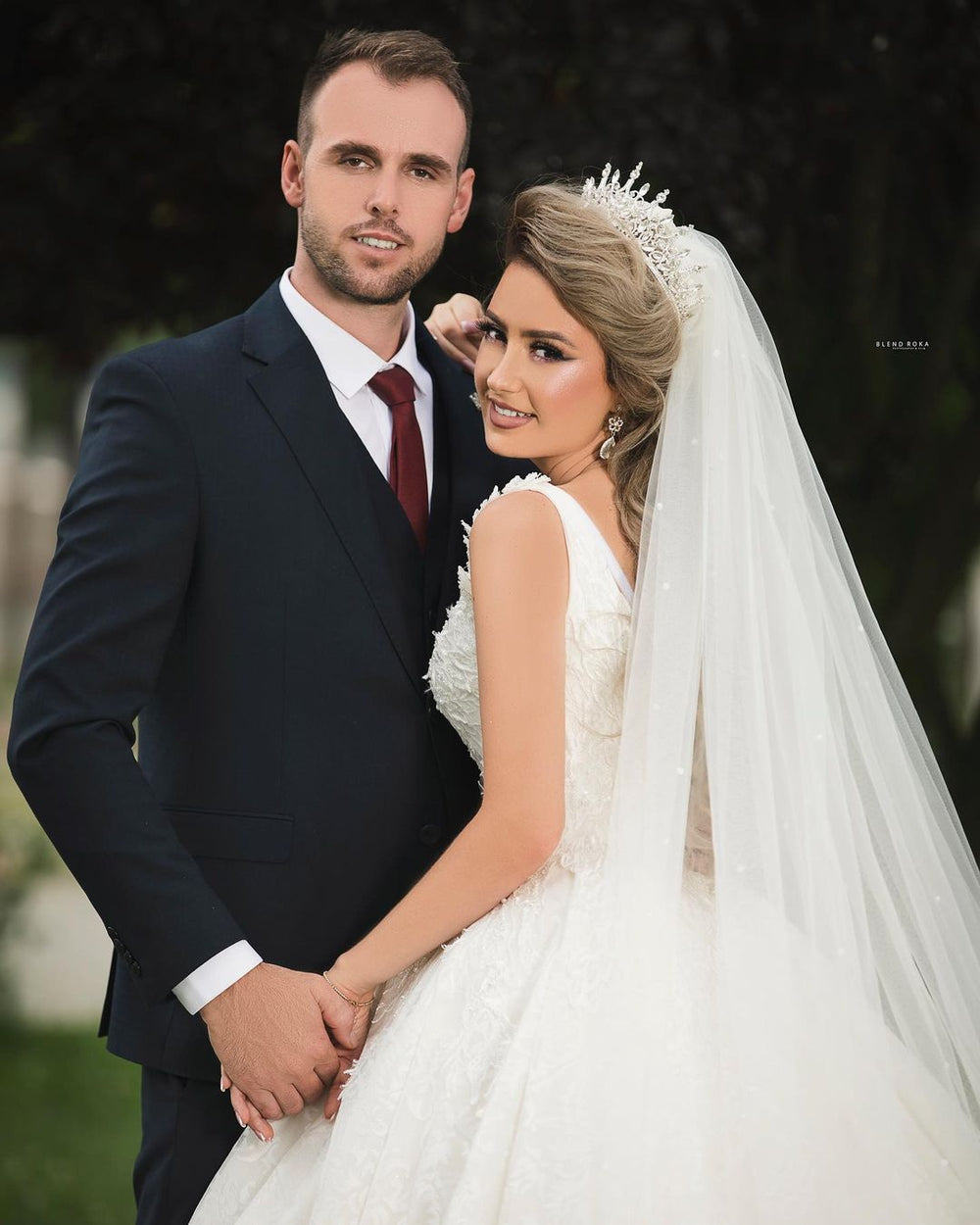 Elegant Princess V-neck Bridal Gown Featuring Tulle Lace