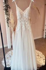 Sweetheart A-Line Wedding Dress with Pretty Spaghetti Straps and Appliques Lace in Tulle
