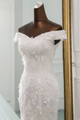 Elegant Mermaid Bridal Gown with Off-The-Shoulder Tulle Lace