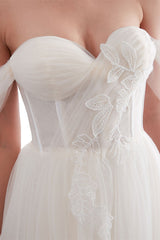 Elegant Long Tulle Wedding Dress with Off-the-Shoulder Design