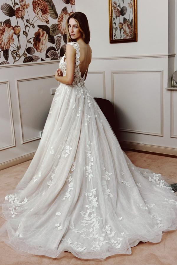 A Line V-Neck Sleeveless Tulle Applique Wedding Dresses – RjerStore A Line V-Neck Sleeveless Tulle Applique Wedding Dresses – RjerStore