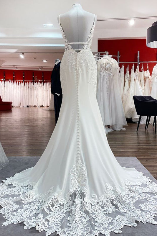 Mermaid-style Vintage Satin Wedding Dress with V-neck and Open Back Lace Appliques