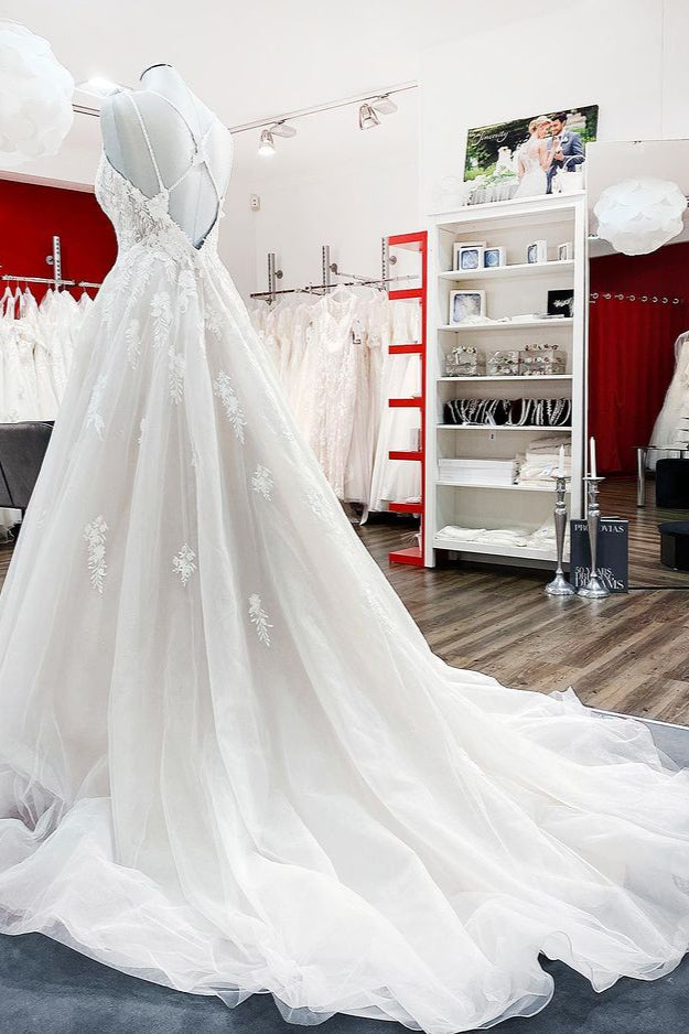Elegant Princess V-neck Long Ruffled Wedding Gown with Spaghetti Straps and Lace Tulle